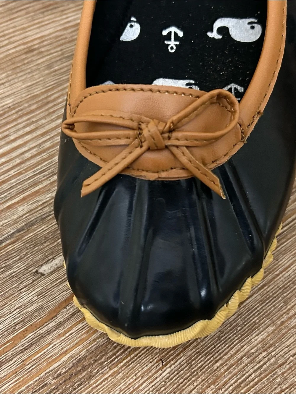 London Fog Webster Duck Shoe Navy and Tan Size 8 Waterproof